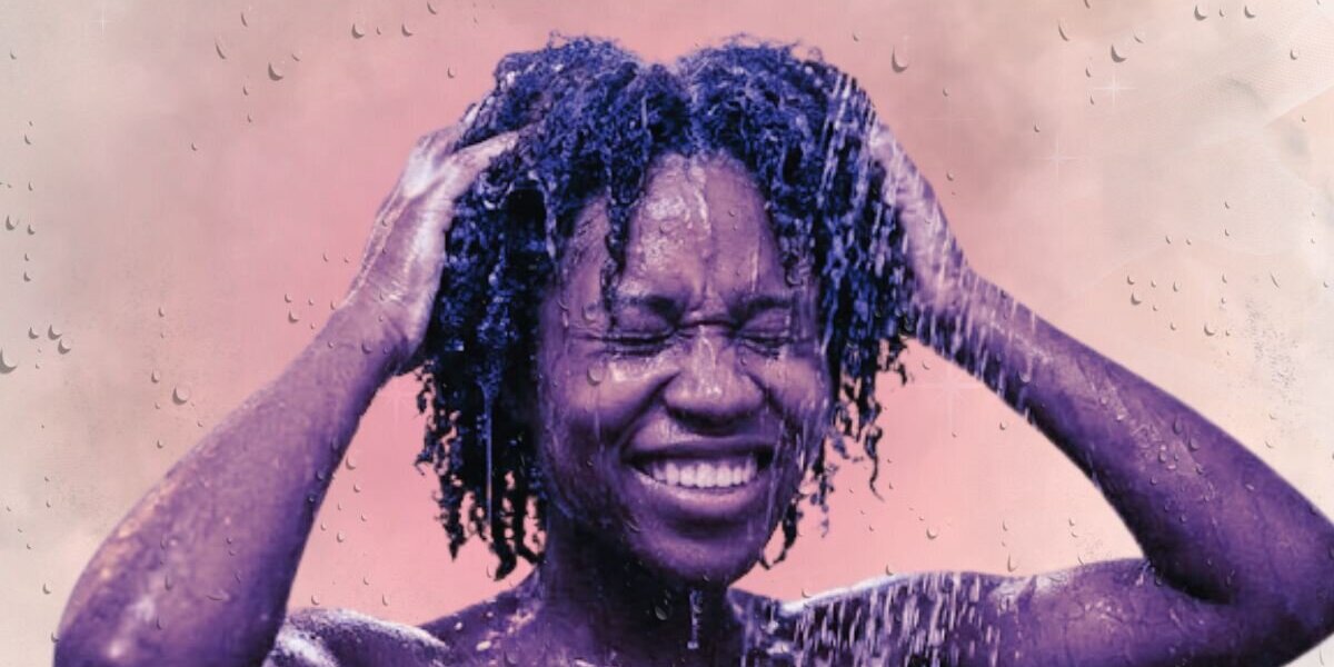 Vos cheveux crépus sont secs après chaque lavage ? Votre shampoing est peut-être en cause...