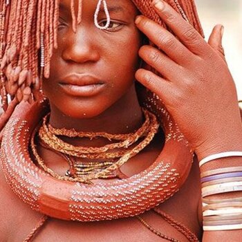 HÉMATITE : LE SOIN BEAUTÉ DES HIMBA